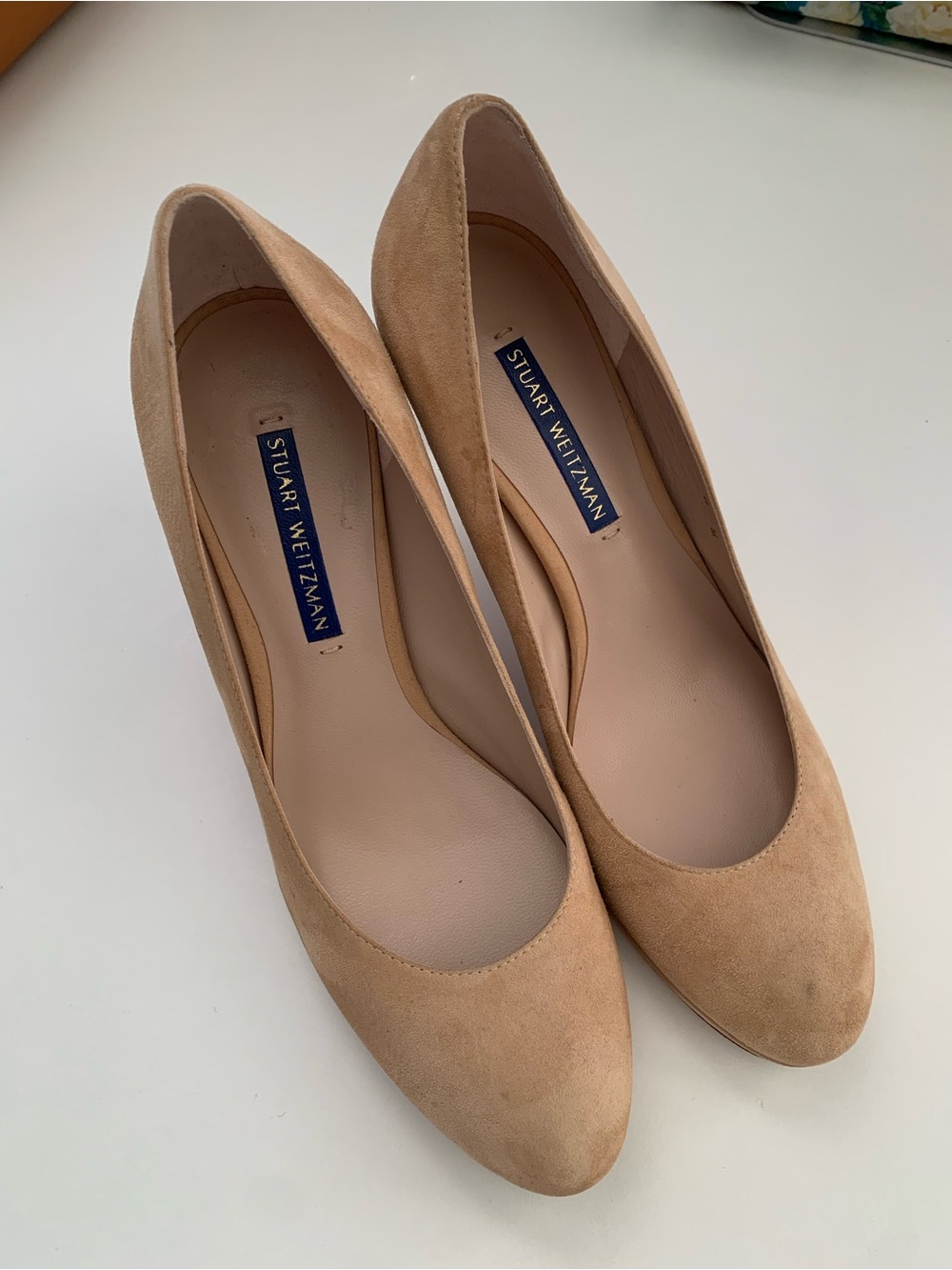 Stuart Weitzman Tan Suede Pointed-Toe Pumps size 6